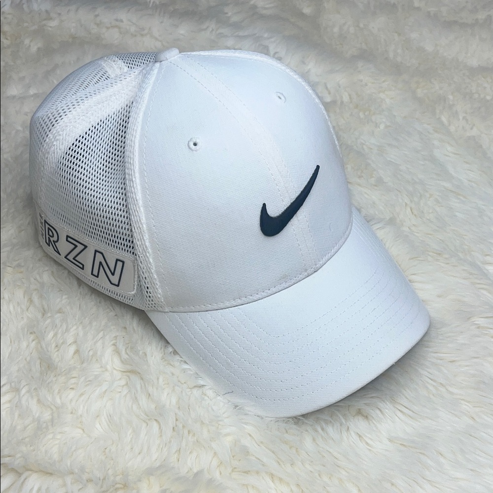 Nike Golf Cap White/ Black Logo
